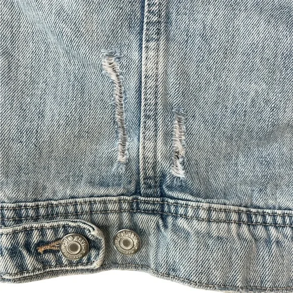 Old Navy Women’s XS Light Wash Distressed Denim Jacket – Pre-Owned Excellent - Picture 11 of 16